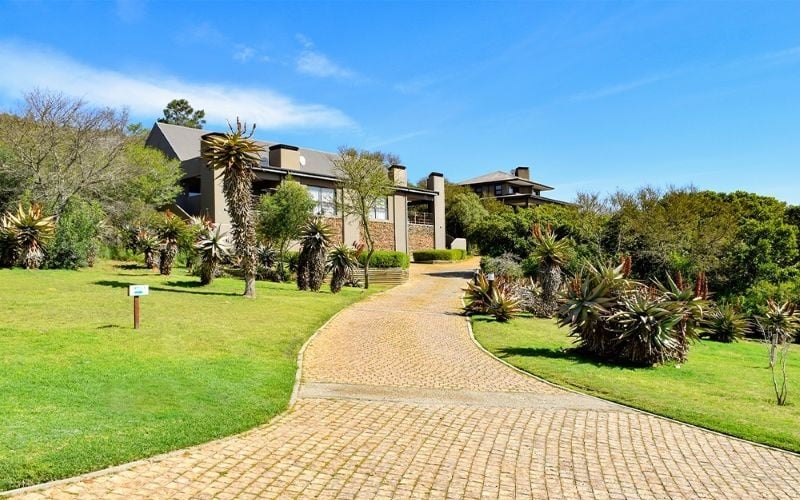 Stonehill River Lodge
